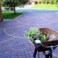 Dorking Paving for Driveways, Patios and Paths 1119275 Image 2